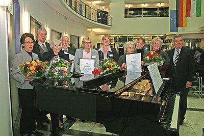 Die Sieger des "Freiwilligen-Frderpreises 2010" nach der Verleihung (Foto: OBK)